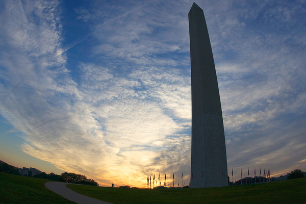 Early Morning at the Washington Monument Print